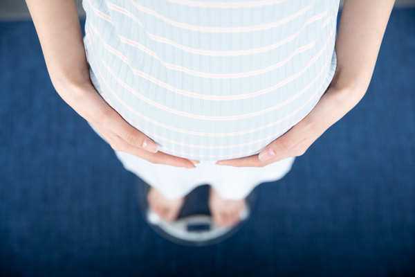 周孕期腹痛，宝宝躁动不停，如何处理？